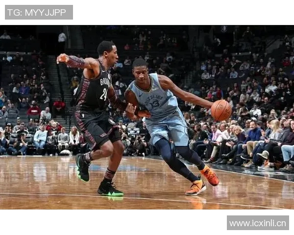 比克斯塔夫分享应对犯规困扰的策略与团队努力掌控局势的经验 比克斯塔夫分享应对犯规困扰的策略与团队努力掌控局势的经验