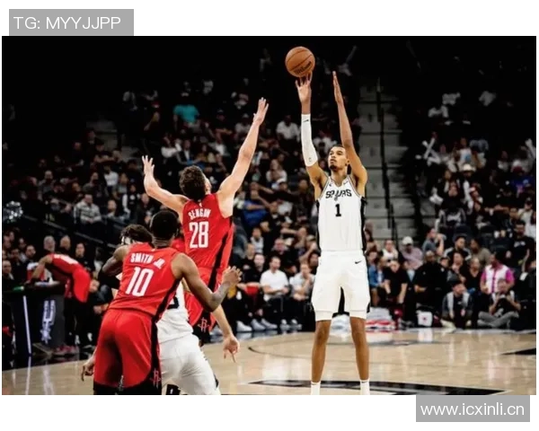 浓眉上半场表现平平10投仅3中贡献7分10篮板数据却依然全面